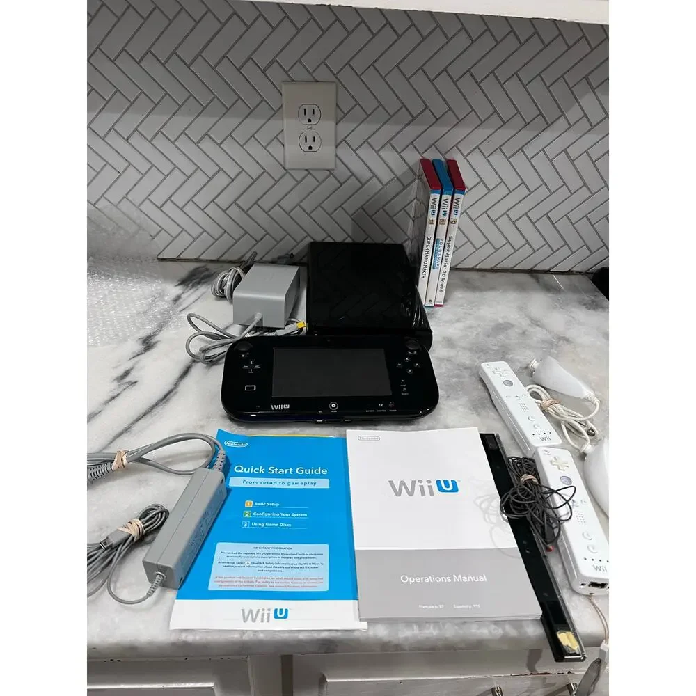 Nintendo Wii U 32GB Console Black + GamePad + 2 Remotes + Mario Games Tested